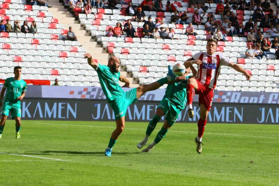 Trendyol Süper Lig: Antalyaspor: 3 - Bodrum Fk: 1 (ilk Yarı)
