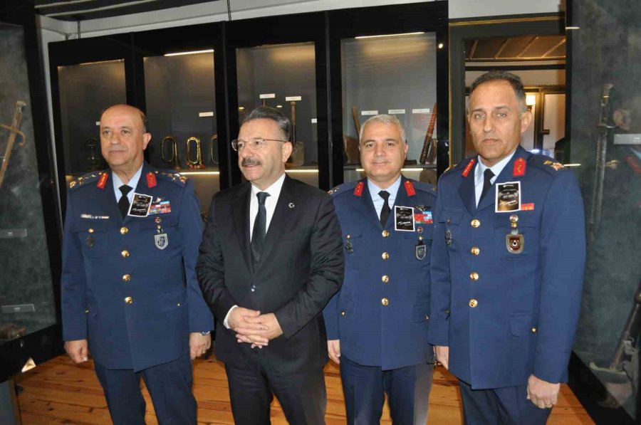 Vali Aksoy, Kurtuluş Savaşı’nda Atatürk’ün Kaldığı Konağı Ziyaret Etti