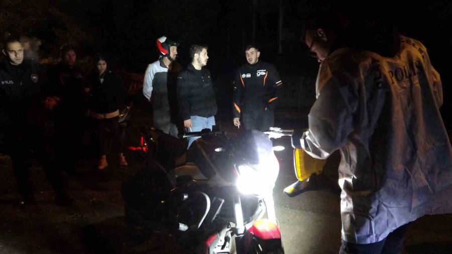 Çalınan Motosikletini Kurye Arkadaşlarından Oluşturduğu Arama Timi İle Buldu