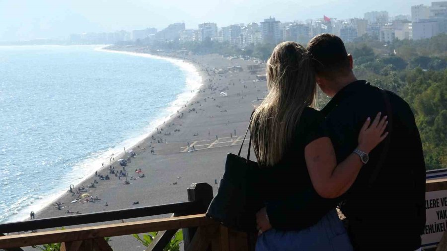 Antalya’da Kar Manzaralı Deniz Keyfi