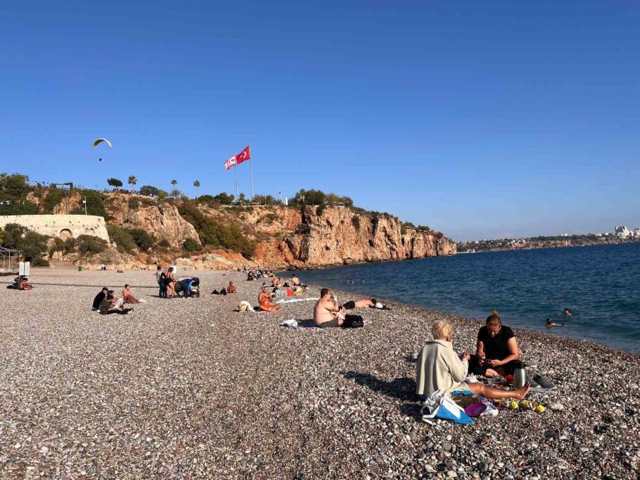 Antalya’da Kar Manzaralı Deniz Keyfi