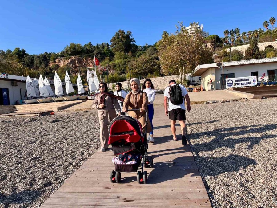 Antalya’da Kar Manzaralı Deniz Keyfi