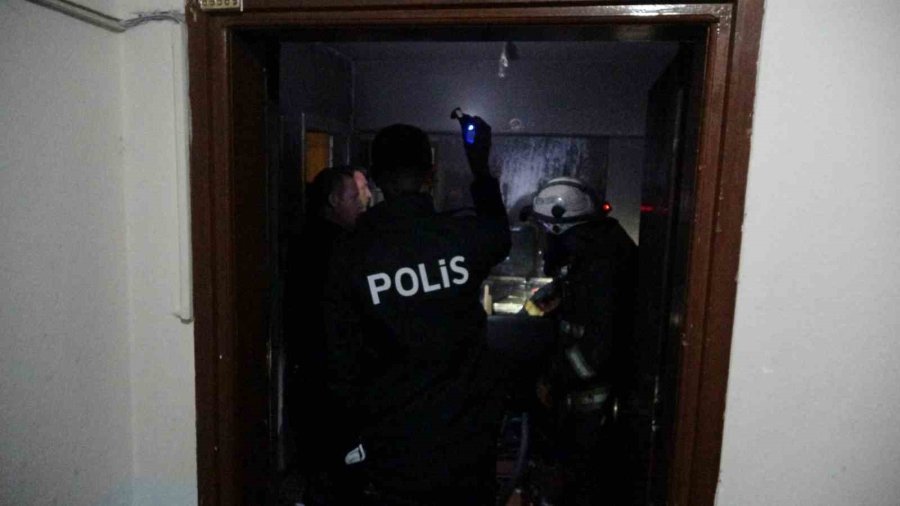 Yanık Kokusuyla Fark Edilen Yangın, İtfaiyeyi Alarma Geçirdi