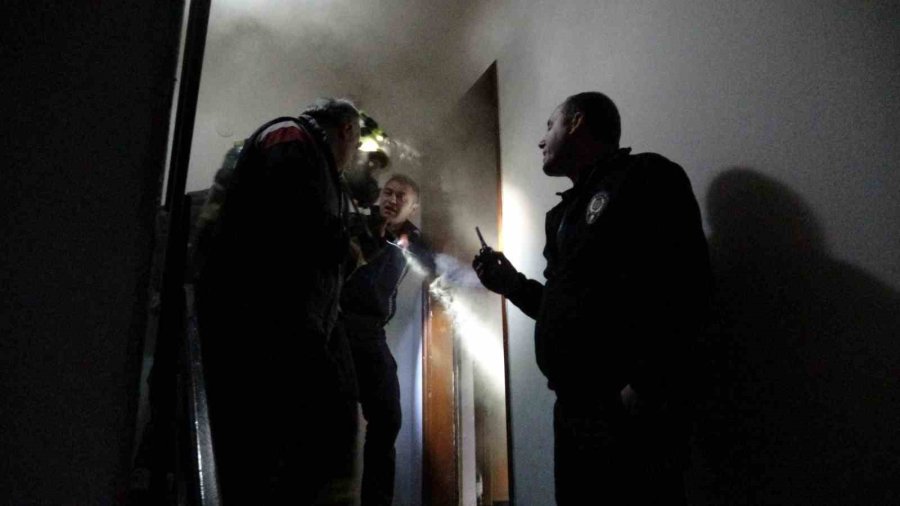 Yanık Kokusuyla Fark Edilen Yangın, İtfaiyeyi Alarma Geçirdi