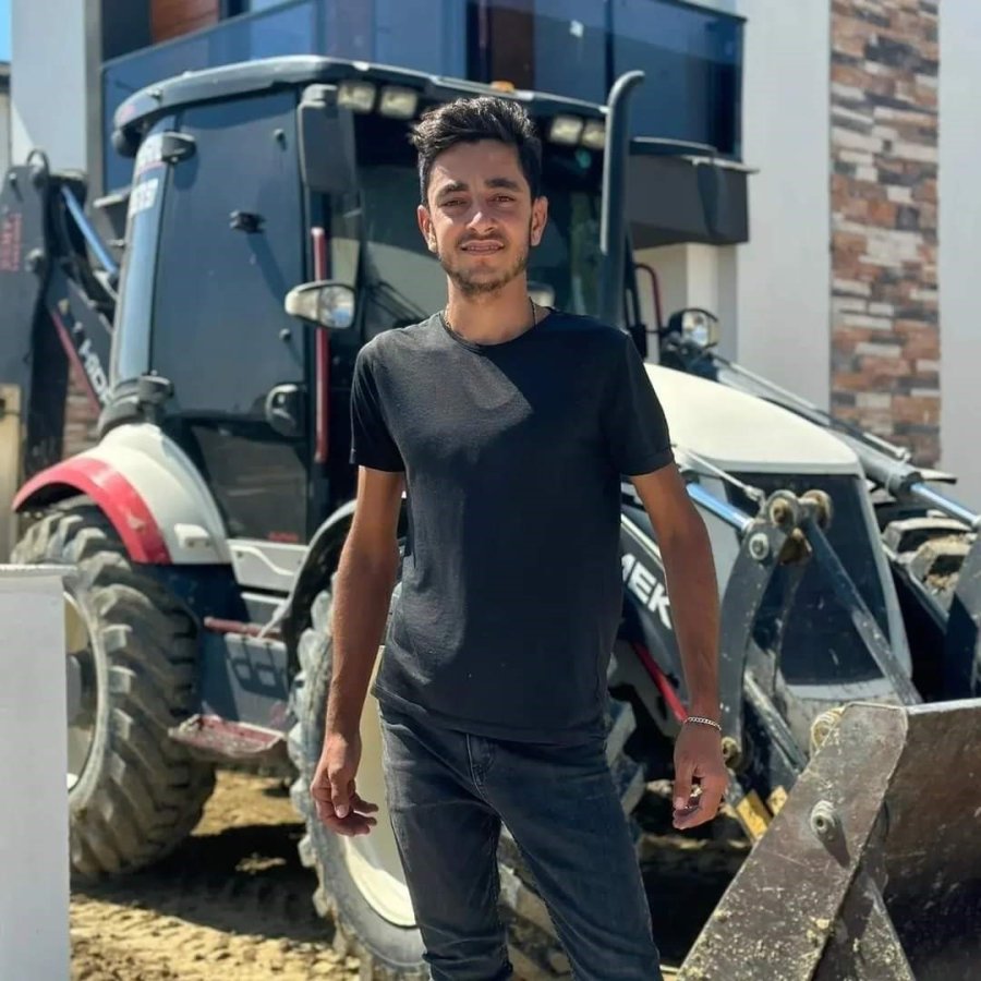 Askere Gitmeye Hazırlanırken Traktör Kazasında Yaralandı