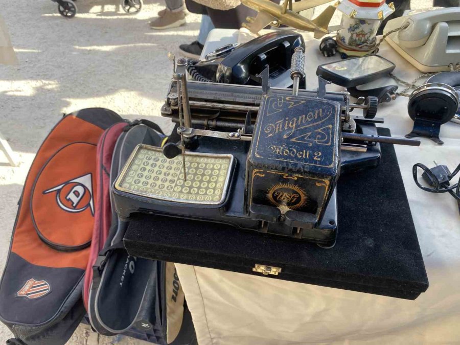 Eskişehir Antika Pazarında 1850 Yapımı Alman Daktilosu