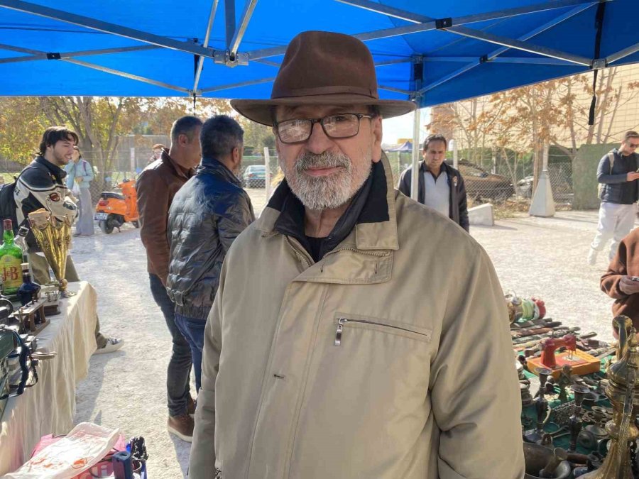 Eskişehir Antika Pazarında 1850 Yapımı Alman Daktilosu