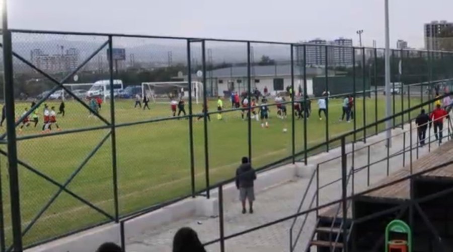 Mersin’de Amatör Maçta Kavga Çıktı, Ortalık Savaş Alanına Döndü