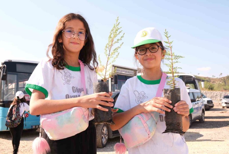 Mersin’de ’milli Ağaçlandırma Günü’nde 22 Bin Fidan Toprakla Buluştu