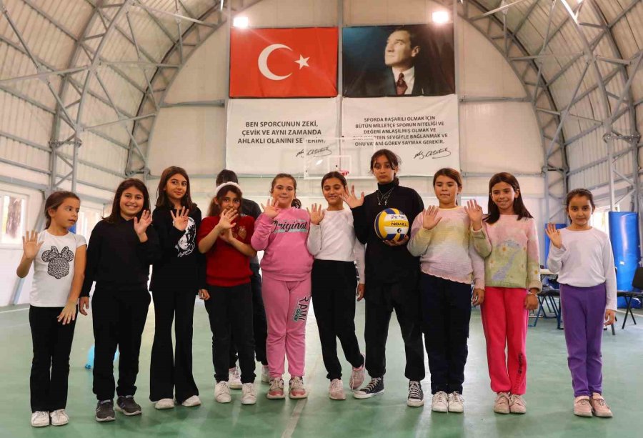 Antalyalı Öğrenciler Ara Tatillerini Bilim Köyü’nde Geçiriyor