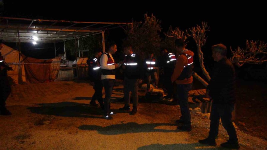 Av Tüfeğiyle Dehşet Saçtı: Eşini Ve Kayınbiraderini Öldürdü