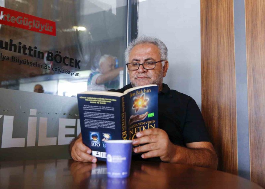 Emekliler Kahvesi’nde Keyifli Emeklilik