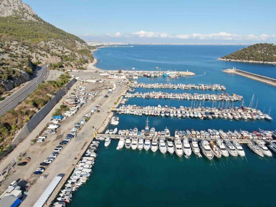 Rüşvet Operasyonu’nun Ardından Balıkçı Barınağı Yönetimine Kayyım Atandı