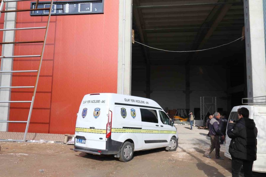 15 Metre Yükseklikten Düşen İşçi Hayatını Kaybetti
