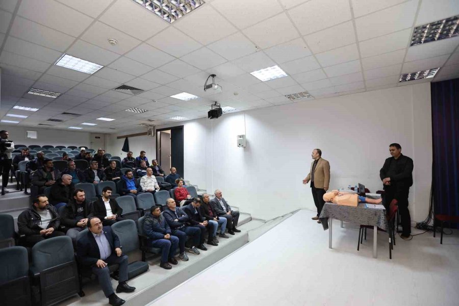 Büyükşehir’den Personeline Sertifikalı ‘ilk Yardım’ Eğitimi