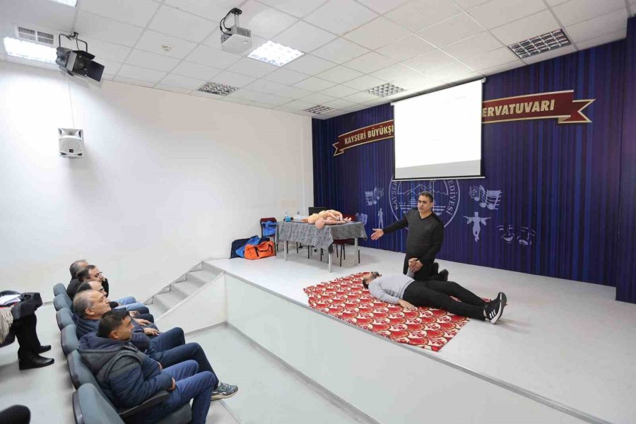 Büyükşehir’den Personeline Sertifikalı ‘ilk Yardım’ Eğitimi