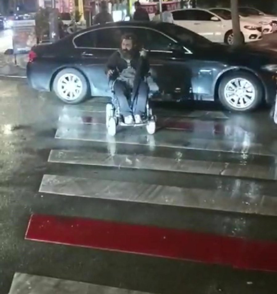 Bedensel Engelli Adamın ’rampa’ Çilesi