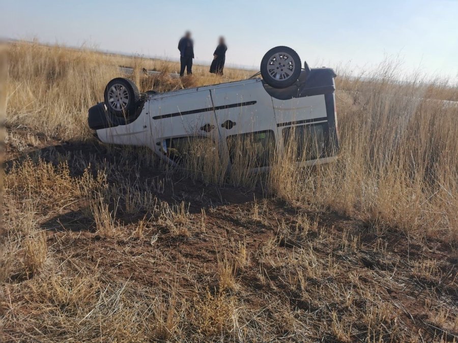 Konya’da Hafif Ticari Araç Takla Attı: 2’si Çocuk 3 Yaralı