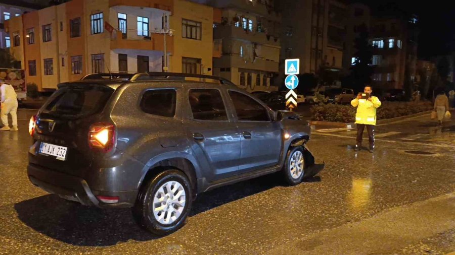 İki Otomobil Çarpıştı: 1 Yaralı