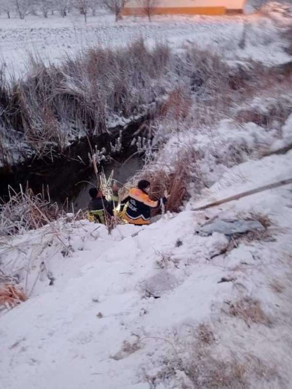 Otomobil İle Minibüs Çarpıştı: 2 Ölü 5 Yaralı