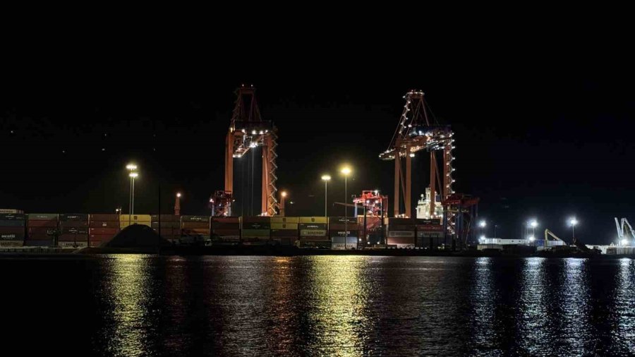 Doğu Akdeniz’de Yan Yatan Gemideki 7 Personel Tahliye Edildi