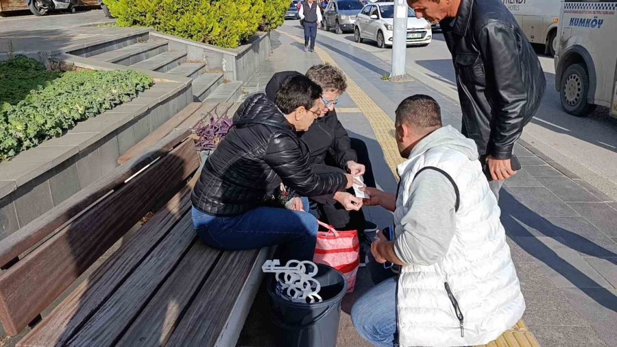 Kaza Yapan Minibüs Sürücüsüne Alman Yolcudan Kdv’li ’kova’ Cezası