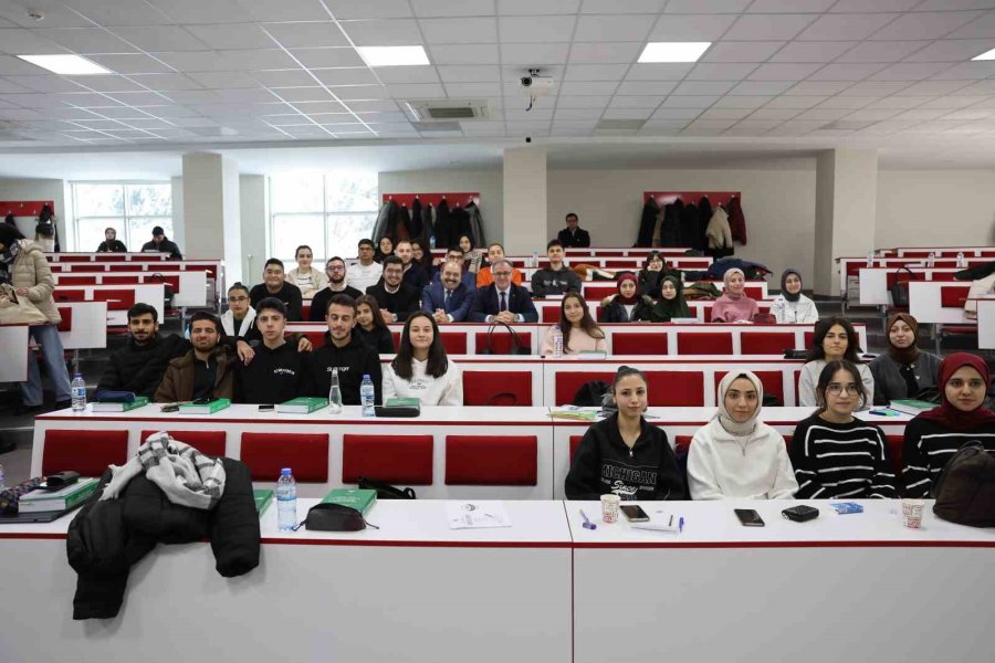 Başkan Özdoğan Gençlerle Tecrübelerini Paylaştı