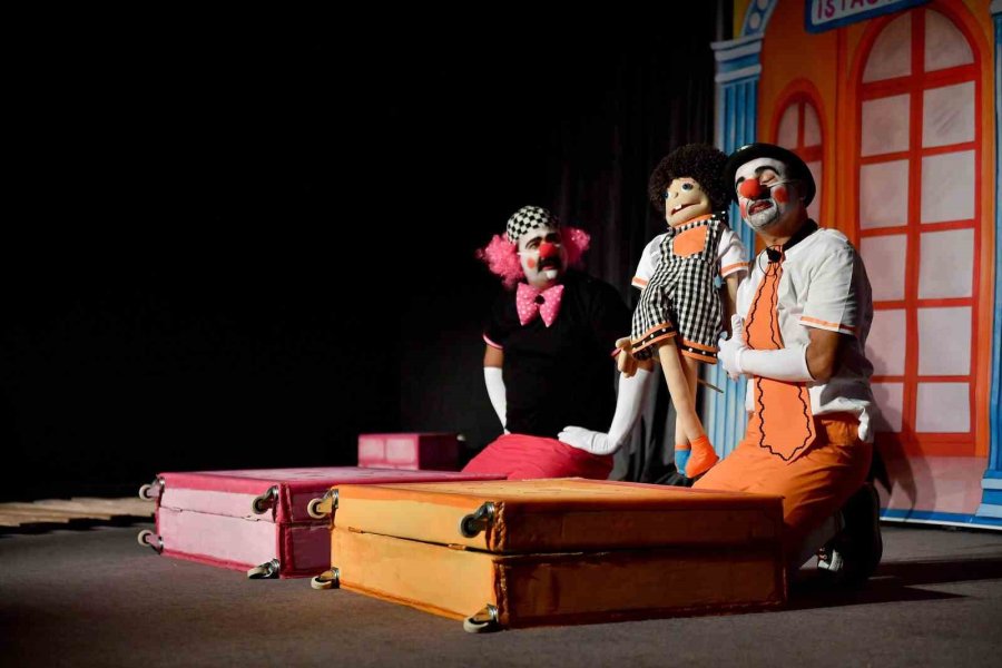 ’tiyatro Seyretmeyen Çocuk Kalmasın’ Projesi Büyüyor