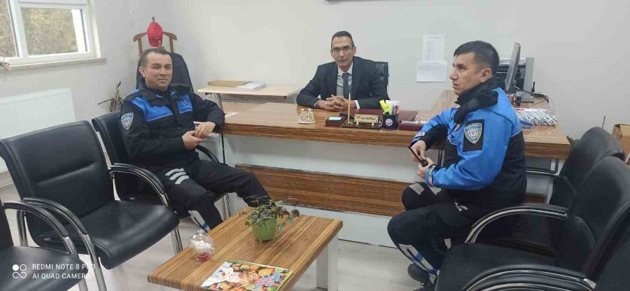 Polis Hırsızlık Ve Dolandırıcılık Konusunda Vatandaşı Bilgilendirdi