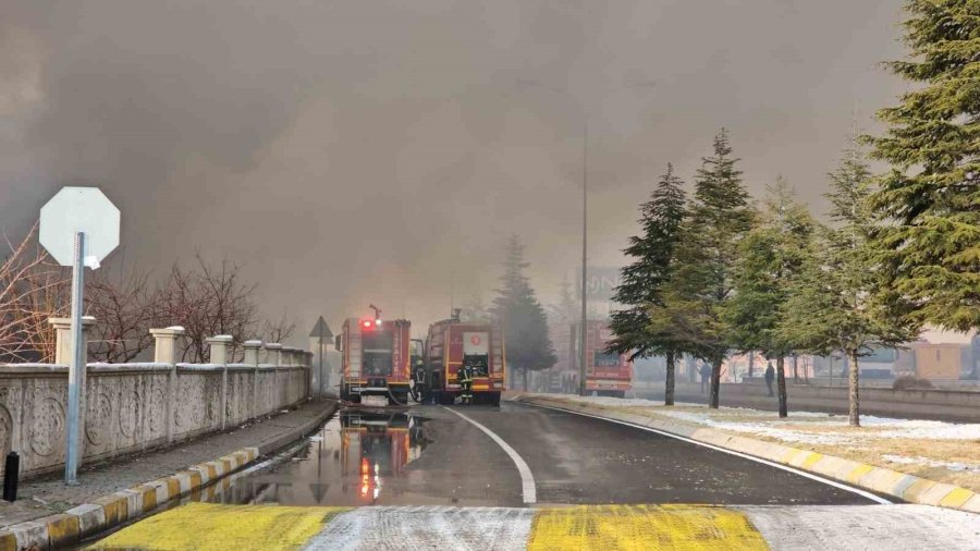 Fabrika Yangınında Ölü Sayısı 3’e Yükseldi