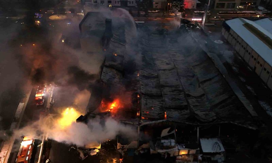 Kayseri’de Fabrika Yangınındaki Hasar Havadan Görüntülendi