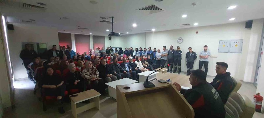 Bozkır’da Hastane Personeline Yangın Eğitimi Verildi