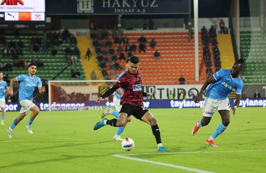 Trendyol Süper Lig: Alanyaspor: 2 - Trabzonspor: 1 (maç Sonucu)