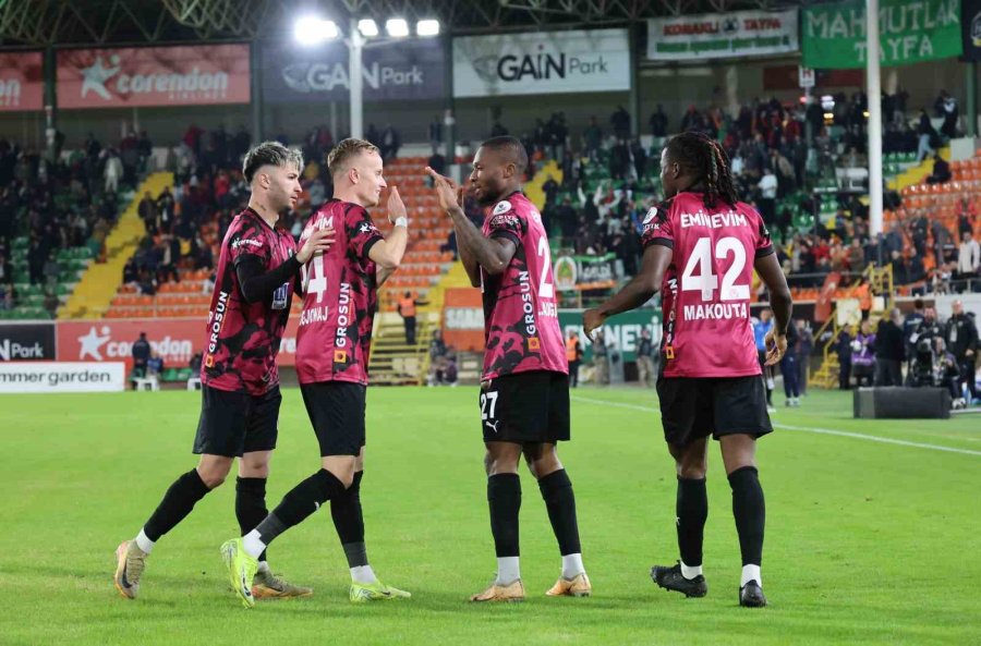 Trendyol Süper Lig: Alanyaspor: 2 - Trabzonspor: 1 (maç Sonucu)