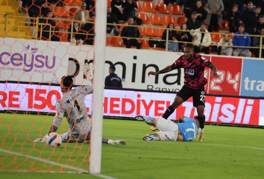 Trendyol Süper Lig: Alanyaspor: 2 - Trabzonspor: 1 (maç Sonucu)