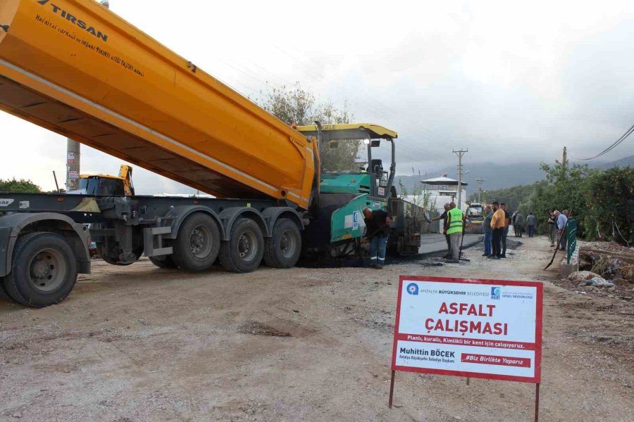 Asat’tan Kumluca’da Alt Yapı Sonrası Asfalt Çalışması