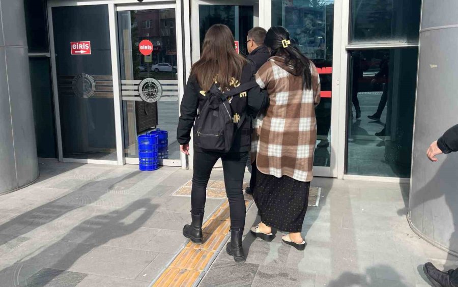 Eskişehir’de 15 Ayrı ‘hırsızlık’ Suçundan 291 Yıl 7 Ay Hapis Cezası Bulunan Kadın Yakalandı