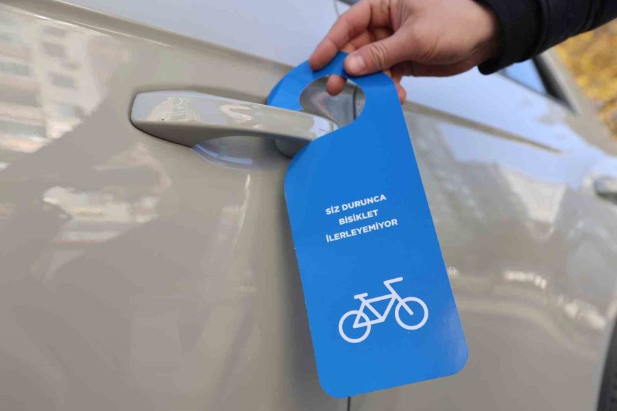 Konya’da Bisiklet Yollarının Araçlar Tarafından İşgal Edilmesine Dikkat Çekildi
