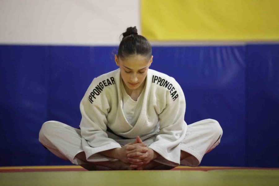 Yaşları Kadar Başarıları Ve Şampiyonlukları Var