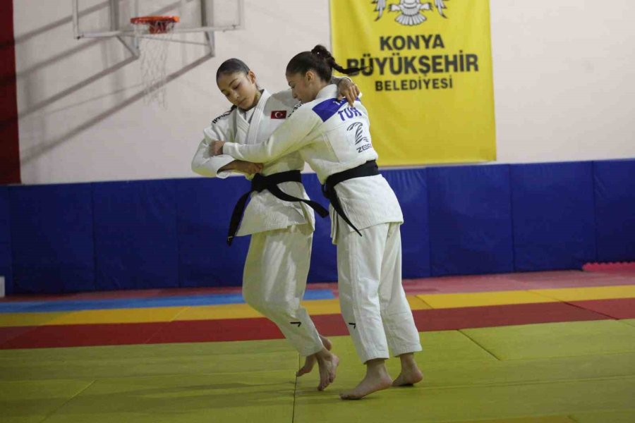 Yaşları Kadar Başarıları Ve Şampiyonlukları Var