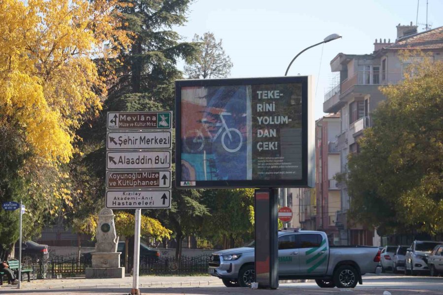 Konya’da Bisiklet Yollarının Araçlar Tarafından İşgal Edilmesine Dikkat Çekildi