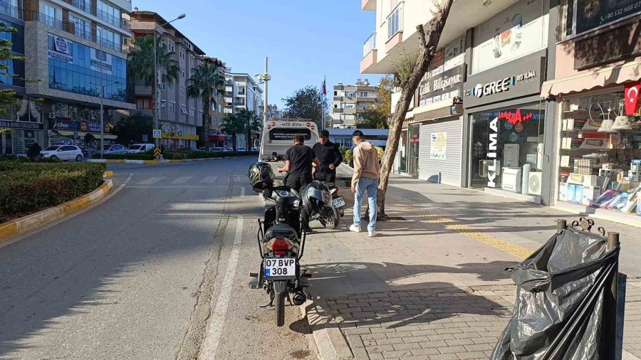 Trafiği Tehlikeye Düşüren Gençler Asayiş Ekibine Yakalandı