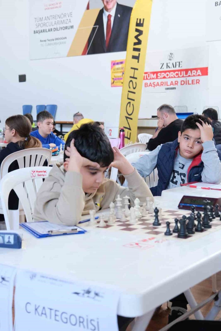 Manavgat Elo Satranç Turnuvası 250 Sporcunun Katılımıyla Gerçekleştirildi