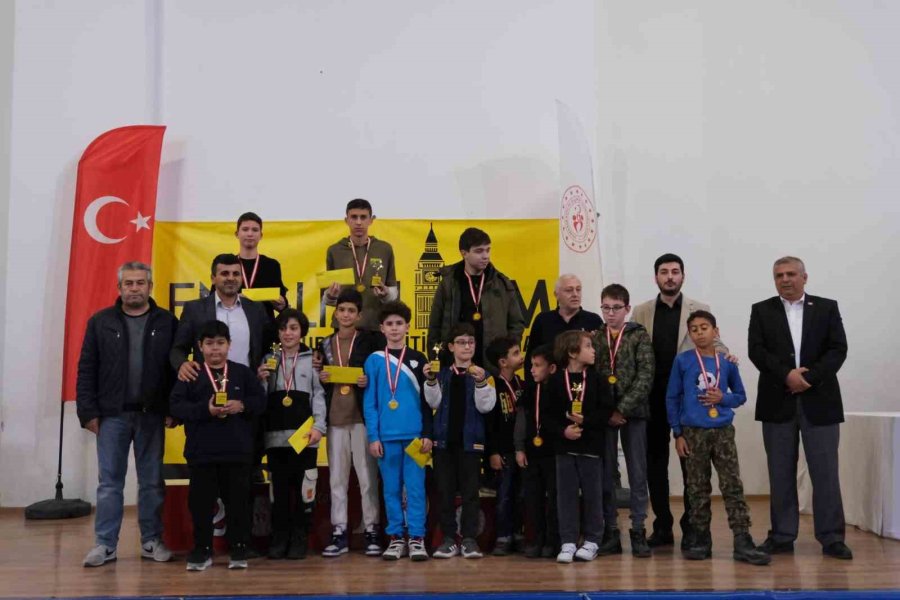 Manavgat Elo Satranç Turnuvası 250 Sporcunun Katılımıyla Gerçekleştirildi