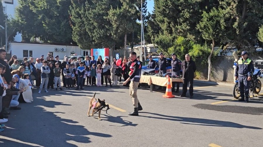Öğrenciler, Jandarmanın Faaliyetleri Hakkında Bilgilendirildi