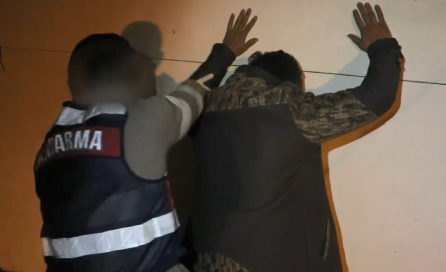 Mersin’de Uyuşturucu Operasyonu: 8 Gözaltı