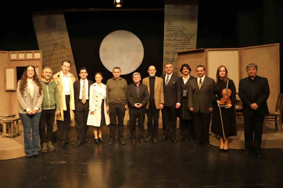 Alanya Belediye Tiyatrosu’ndan Yeni Oyun: "bir Acayip Resmi Geçit"