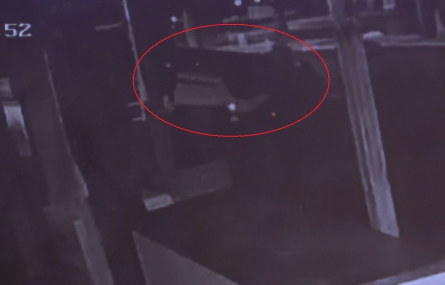 Takla Atan Araçtan Gençleri Yola Savuran Kaza Güvenlik Kamerasında