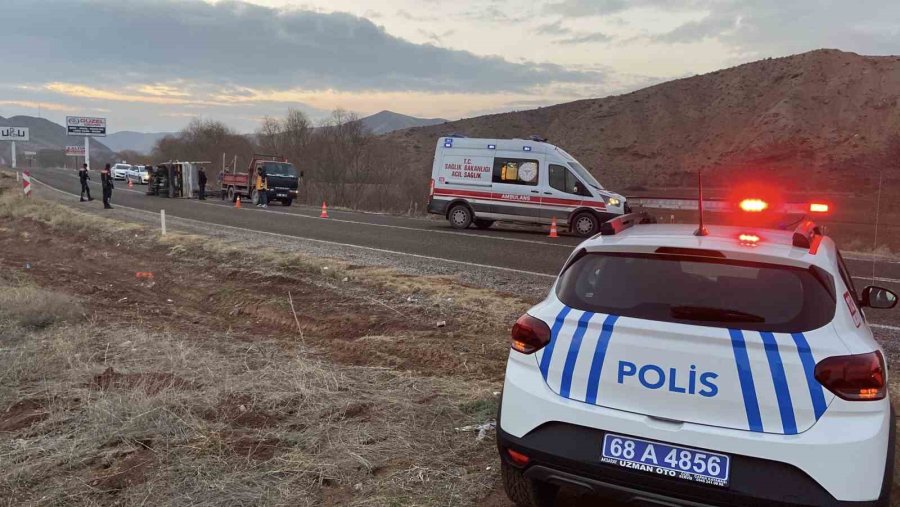 Emniyet Kemeri Hayatını Kurtardı: Devrilen Kamyonetten Burnu Bile Kanamadan Çıktı