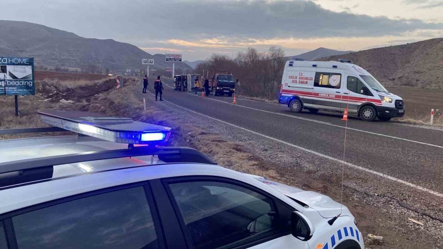 Emniyet Kemeri Hayatını Kurtardı: Devrilen Kamyonetten Burnu Bile Kanamadan Çıktı